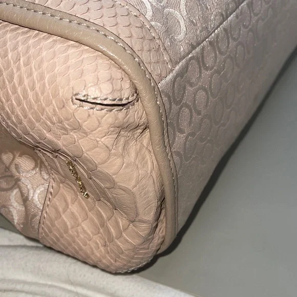 Coach Madison Op Art Pearl Phoebe Elegant Beige Shoulder Bag J1393-27848 Coach - Picture 9 of 10